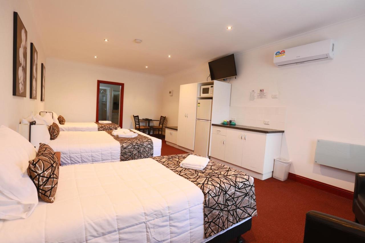 The Esplanade 3*