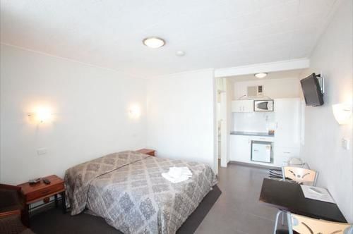 The Esplanade Motel 3*