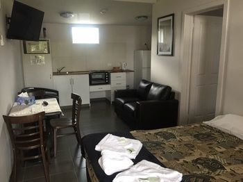 The Esplanade Motel